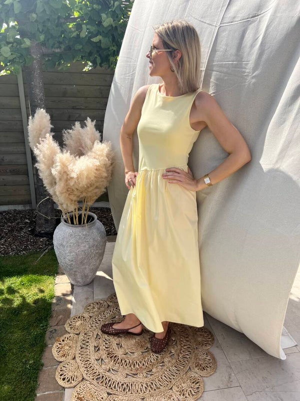 Béatrice - Yellow Dress