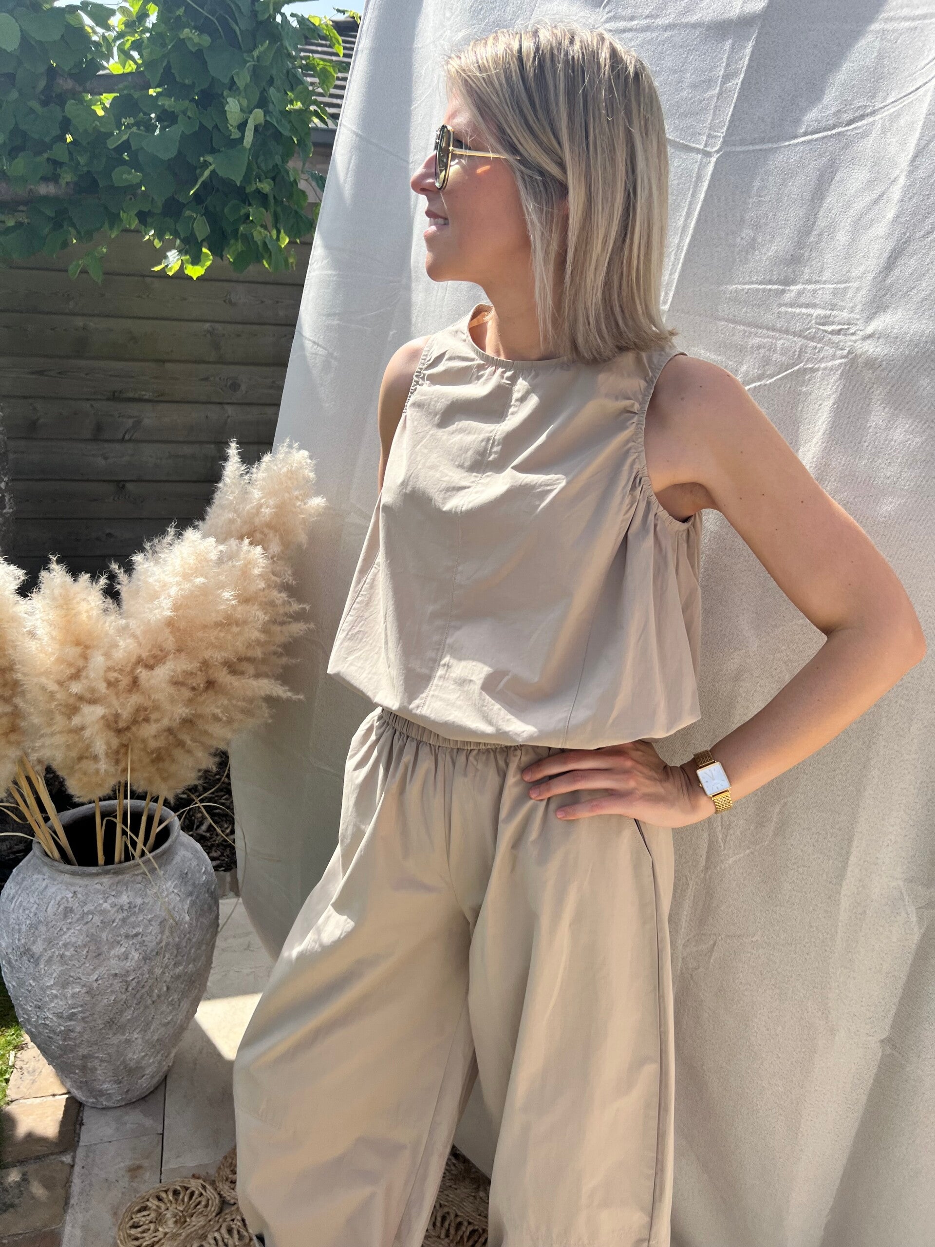 Estée - Beige Top