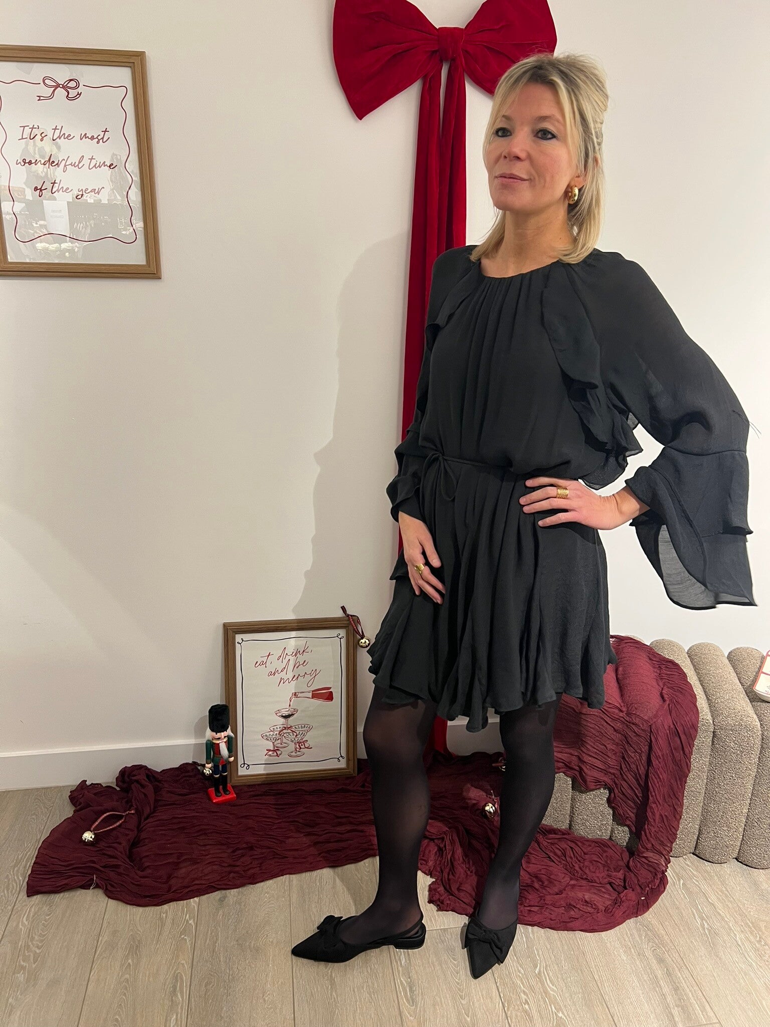 Lux - Black Dress Frill