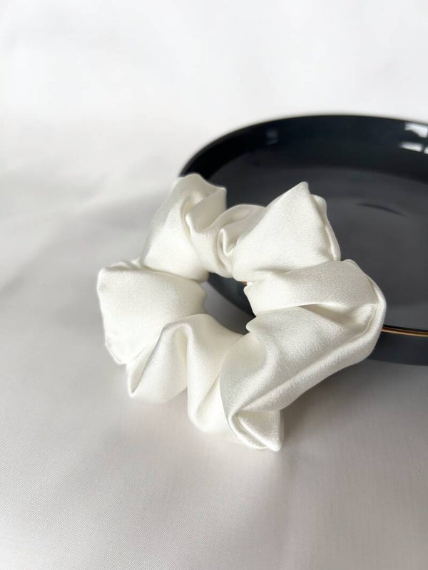 LE BLANC EN SATIN