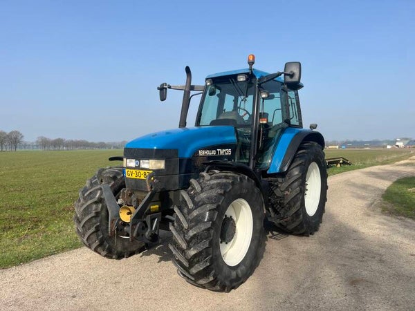 New Holland TM135 / 2001 / 13.012H