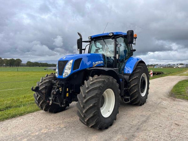 New Holland T7.260 / 2014 / 8319H