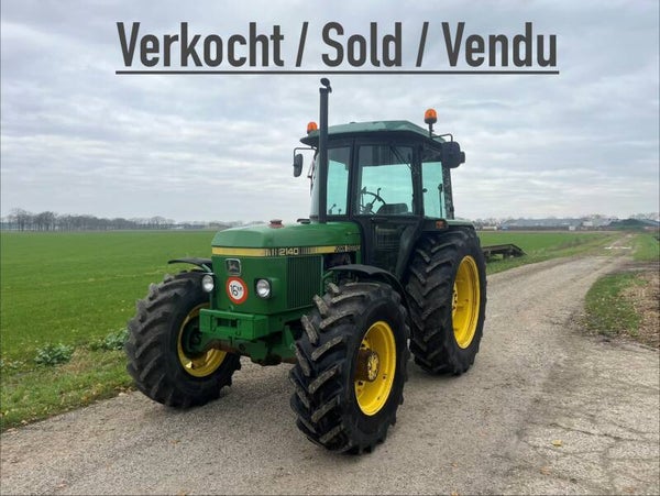 John Deere 2140