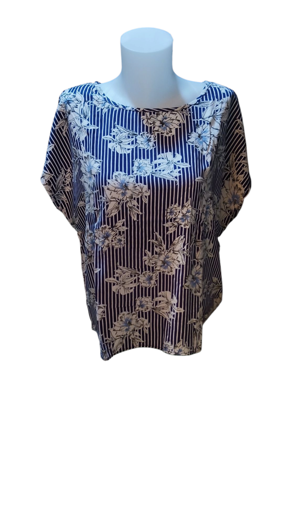 Blouse marine lignée à fleurs blanches – Élégance et fraîcheur intemporelle
