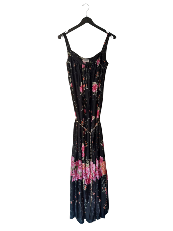 Longue robe noire sans manches à motifs floraux roses