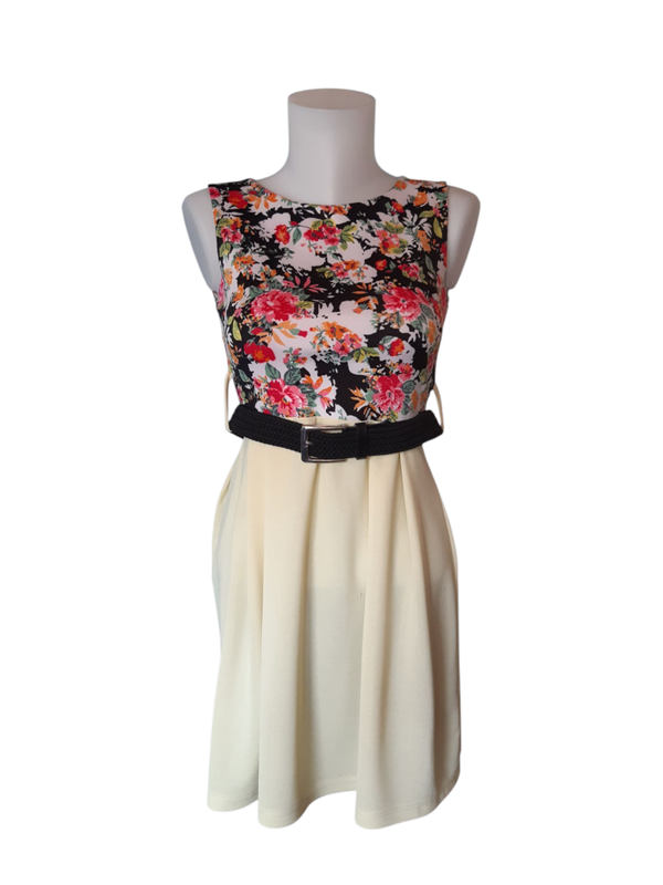 Robe d’été élégante – Noir fleuri & voile jaune