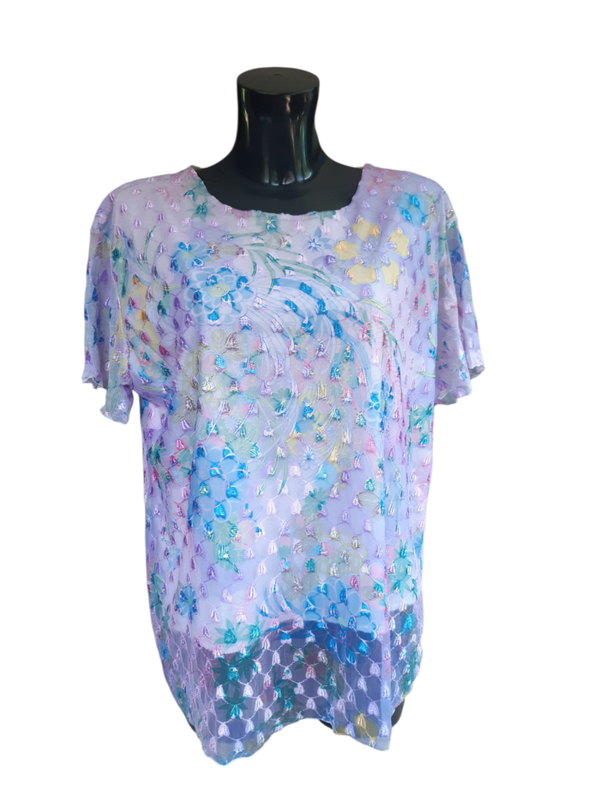Blouse manches courtes aux couleurs estivale