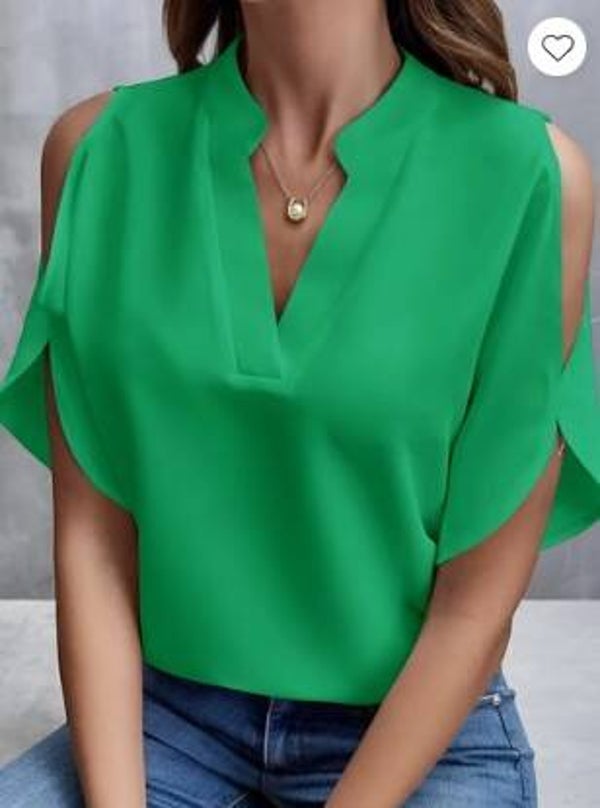 Blouse Épaules Dénudées et Col V – Élégance et Style Intemporel