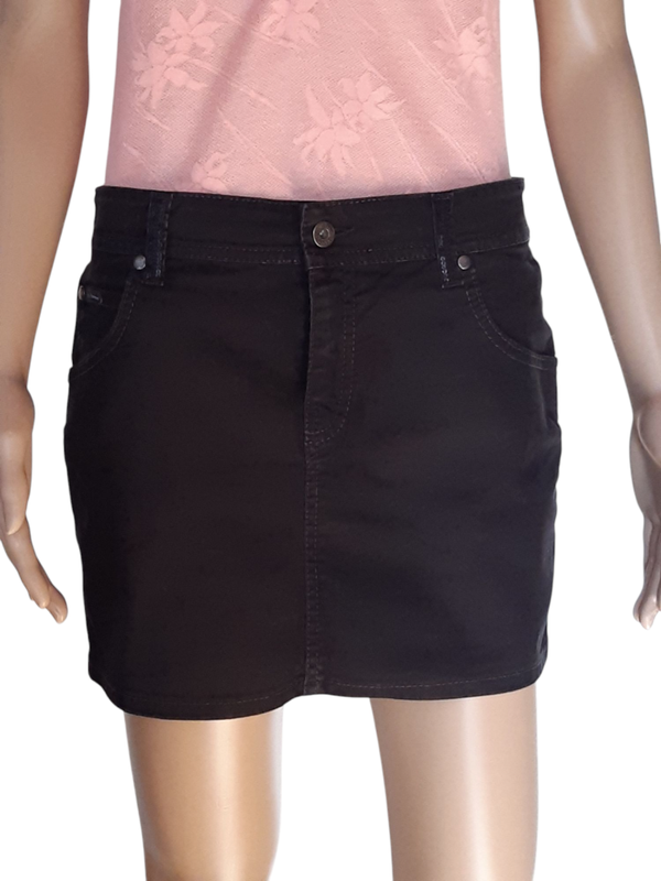 Mini-jupe en jean noir Calvin Klein - Style audacieux avec détails en sequins pour une allure éclatante et tendance - article de seconde main
