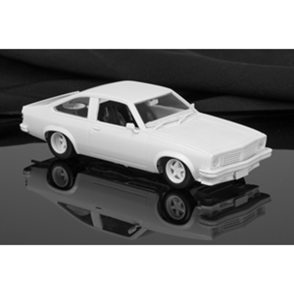 :24 Plastic Kit LX SS Torana Slammed