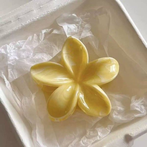 Blossom Claw Clip