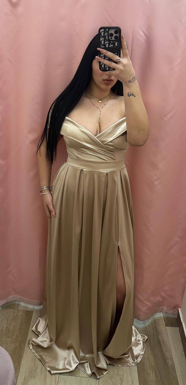 Abito off-the-shoulder