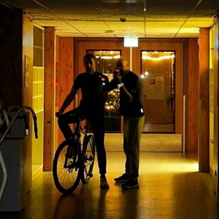 Nacht-lasergamen op school in Apeldoorn tijdens een 24-uurs actie voor Serious RequestNacht-lasergamen op school in Apeldoorn tijdens een 24-uurs actie voor Serious Request – Lasergame verhuur Harskamp