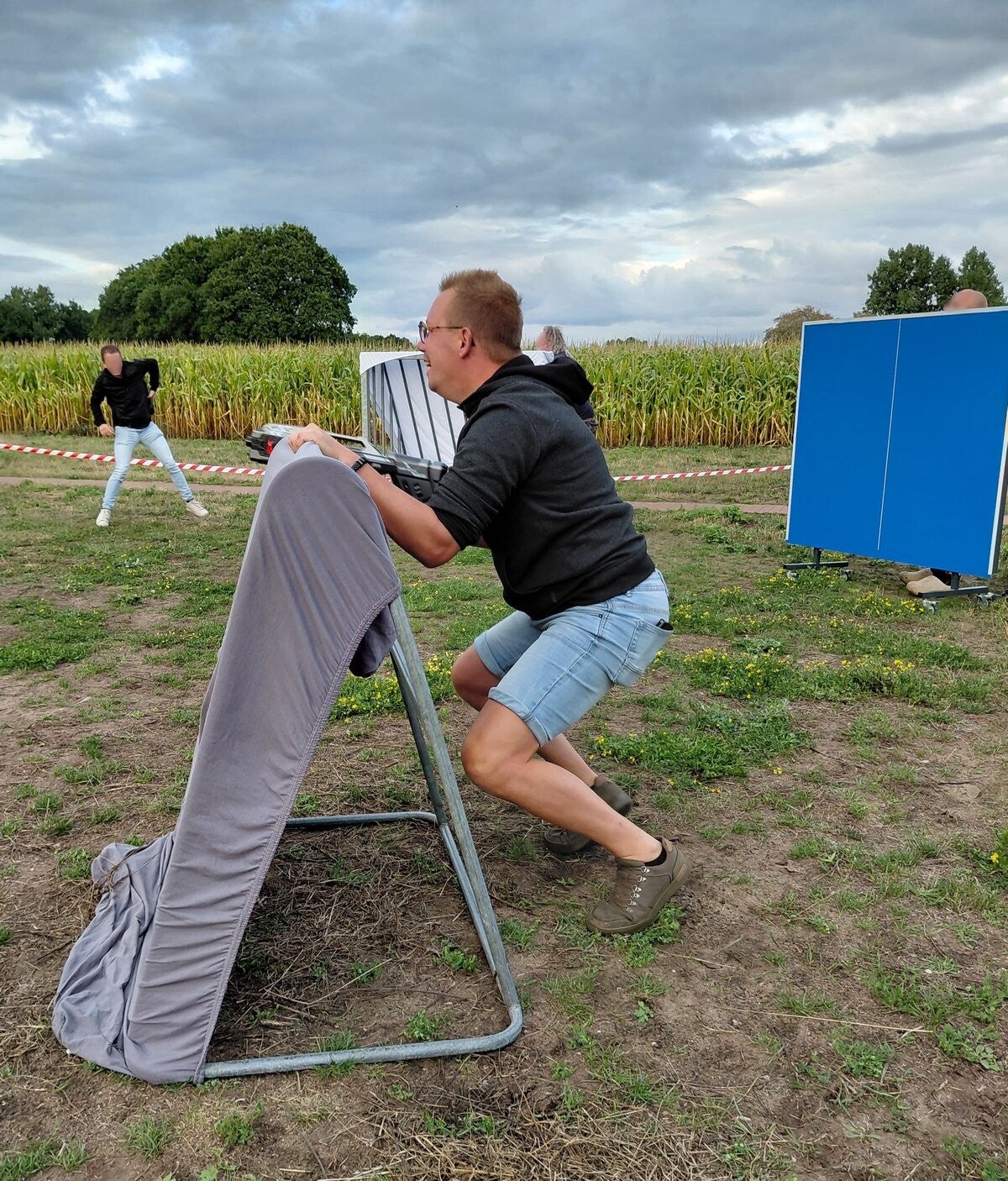 Lasergamen in eigen straat tijdens een buurtfeest in Harskamp