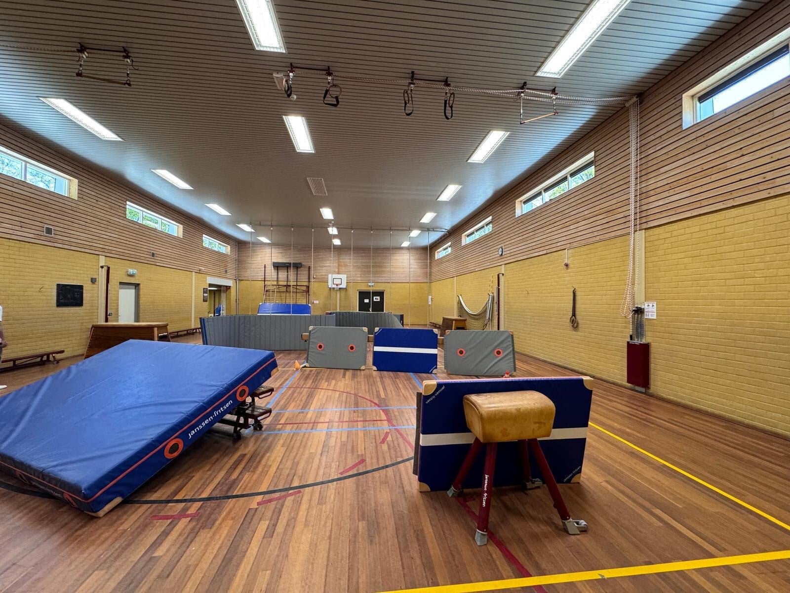 Lasergame kinderfeestje in gymzaal Ceelman van Ommeren in Ede