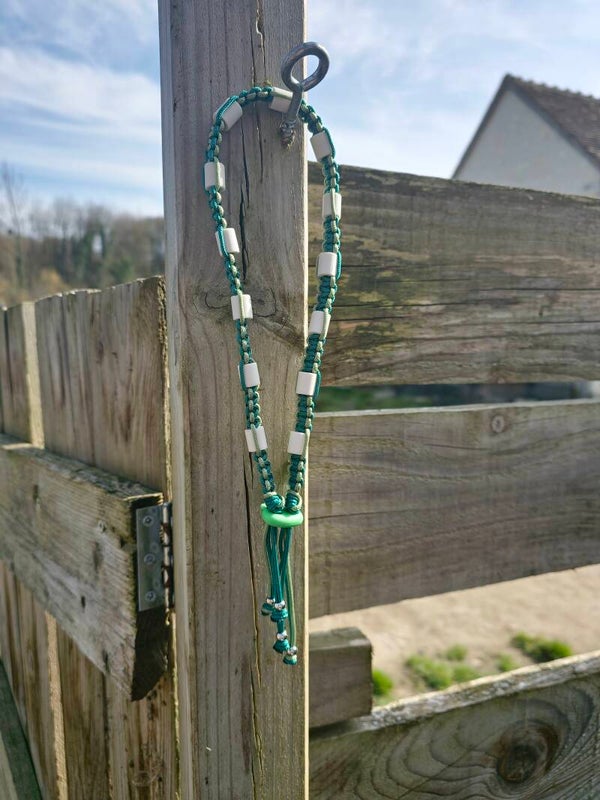 Collier anti tique