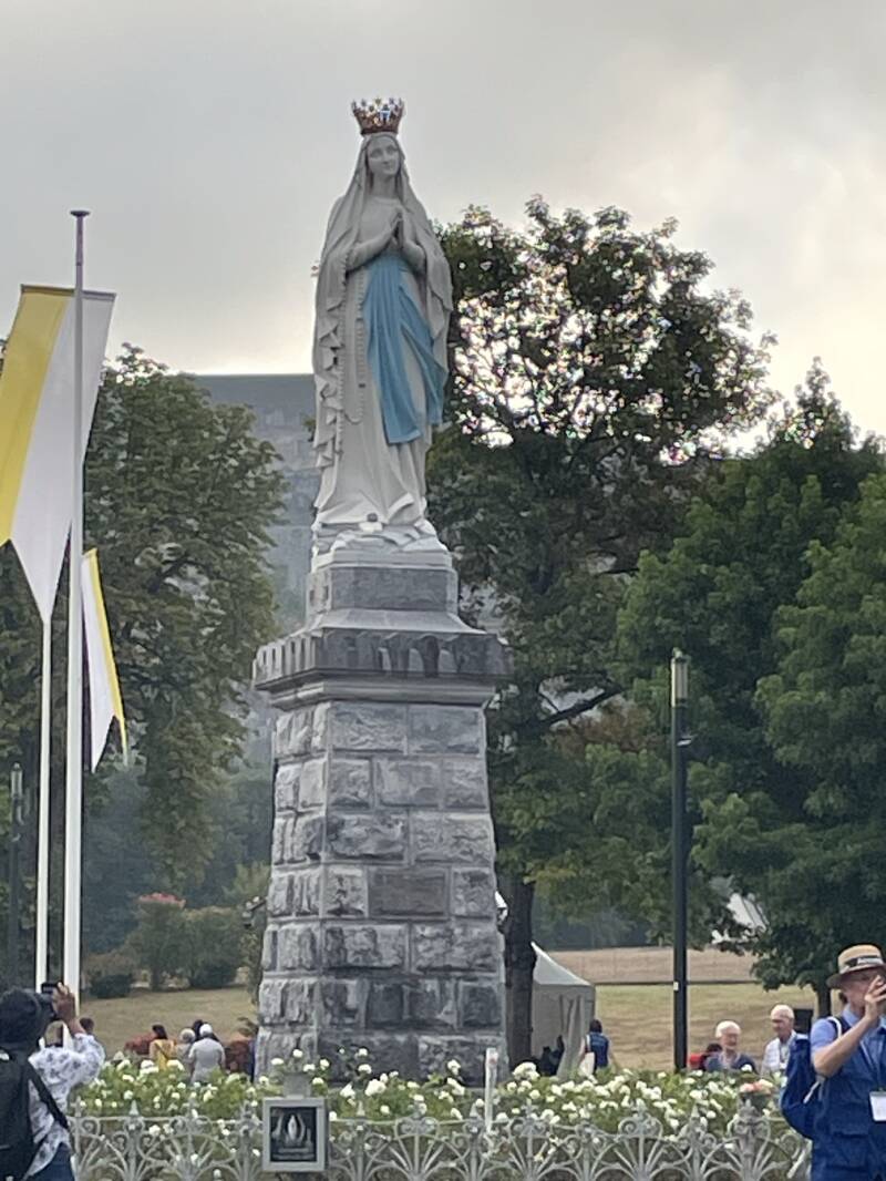 vierge-couronn-e-standard-fvgf9c.jpg