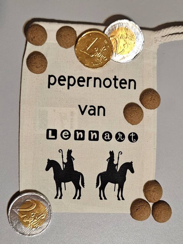 Uitdeelzakje met koord sint & piet