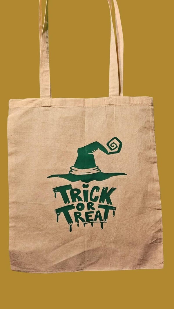 ​Maak je Spooky Look compleet met onze Halloween Tote Bags! 🎃✨