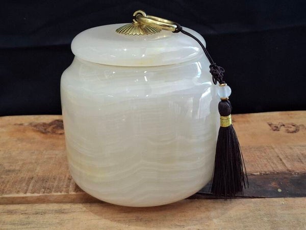Urn van onyx jade