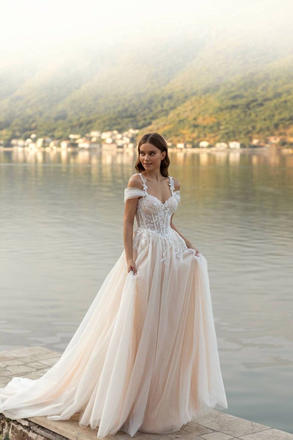 Elena ( bientôt disponible )