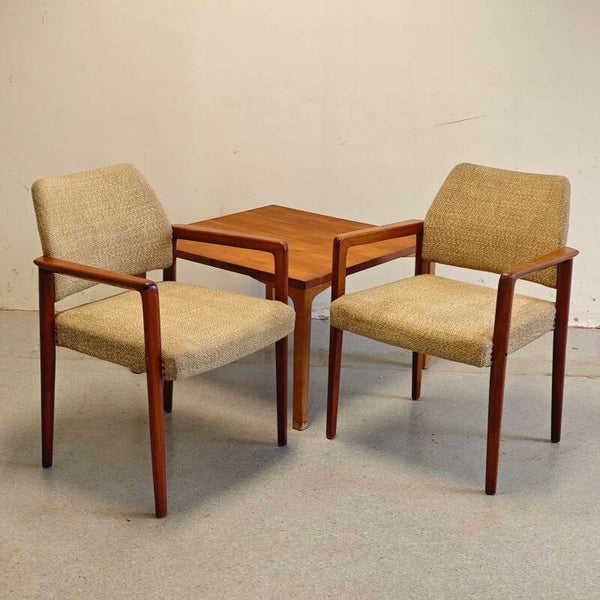 Vintage Deense fauteuils met salontafel