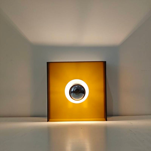 Vintage space age plexiglas wandlamp