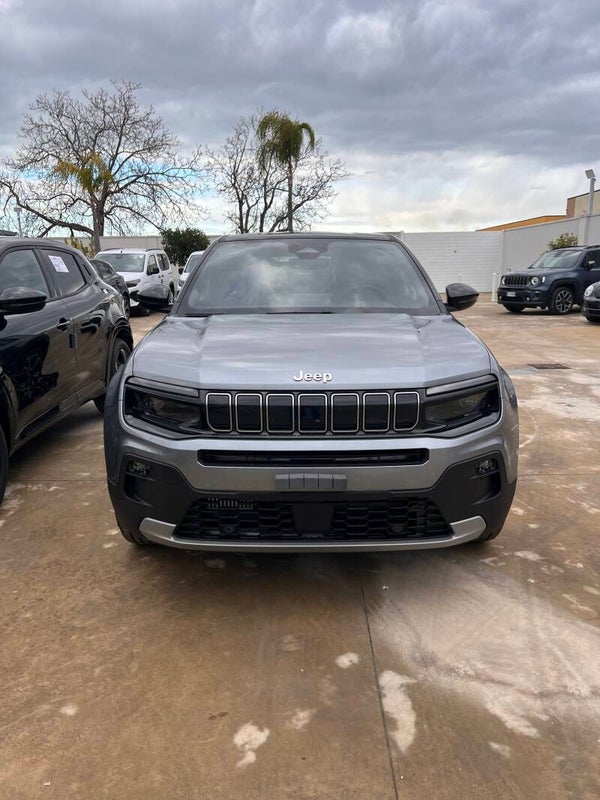 Jeep Avenger e-Hybrid SUMMIT