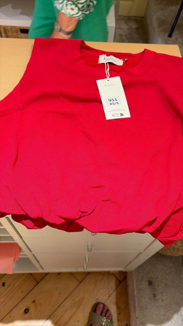 Liz top red