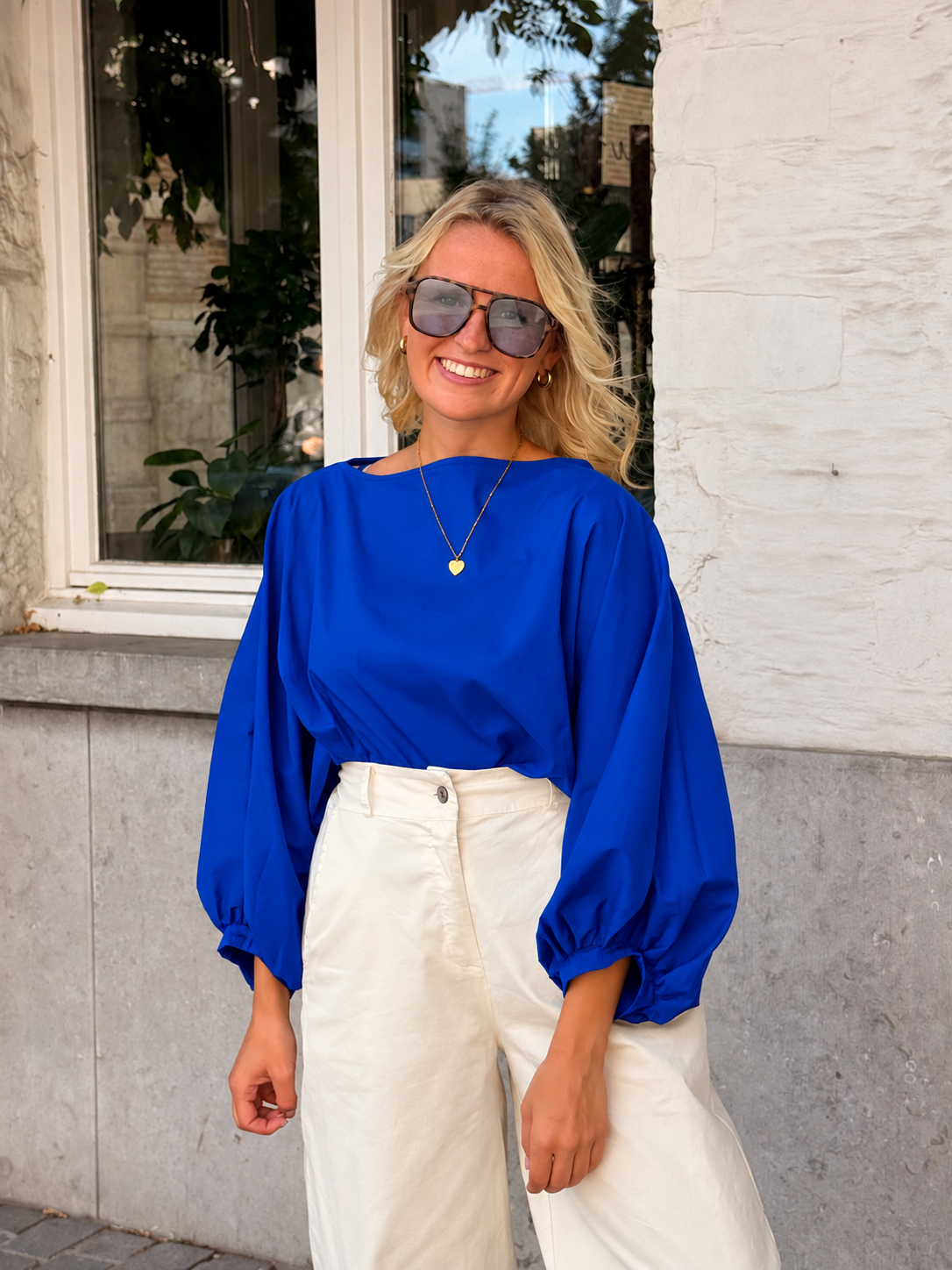 Aagje blouse cobalt blue sleeves