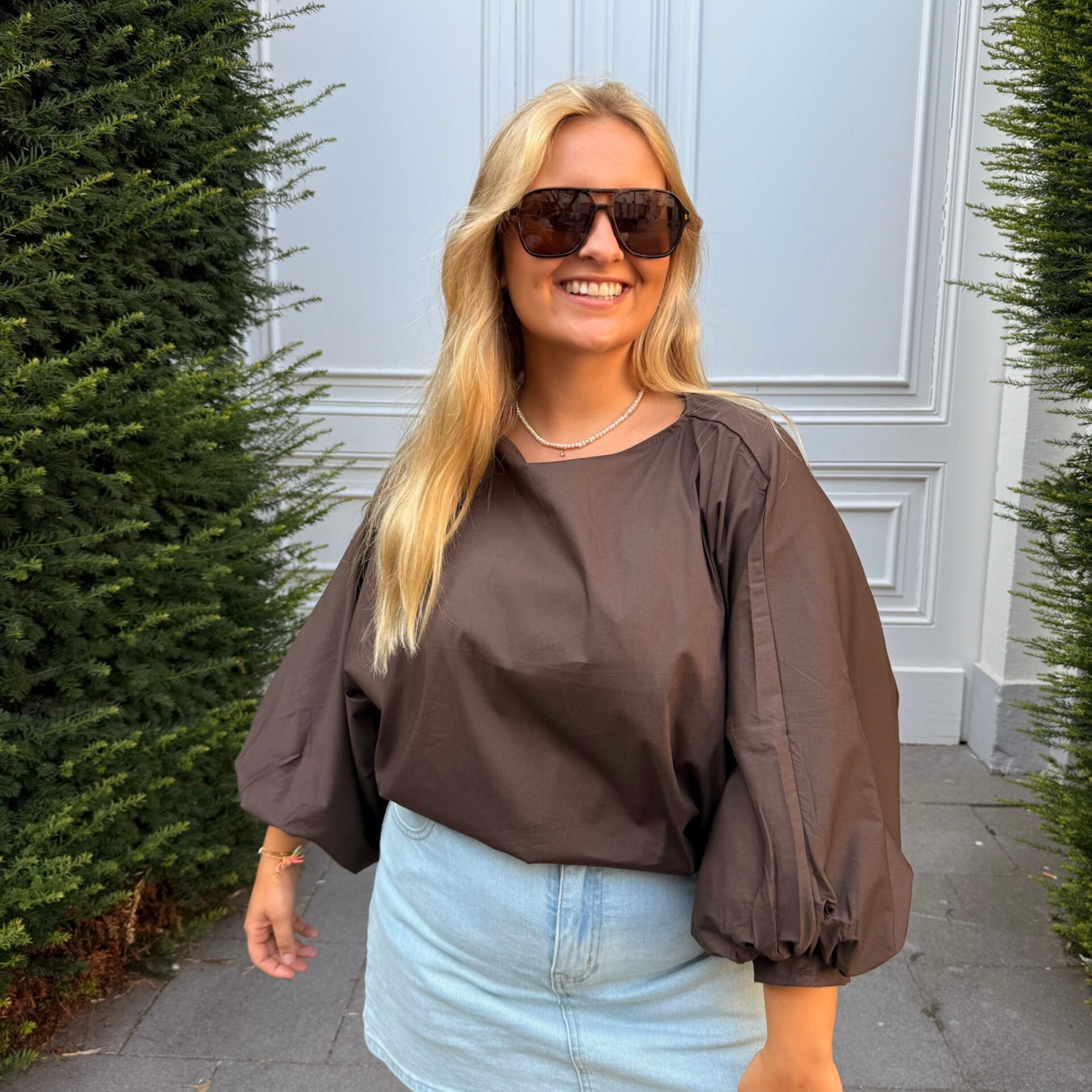 Aagje blouse dark brown puff sleeves