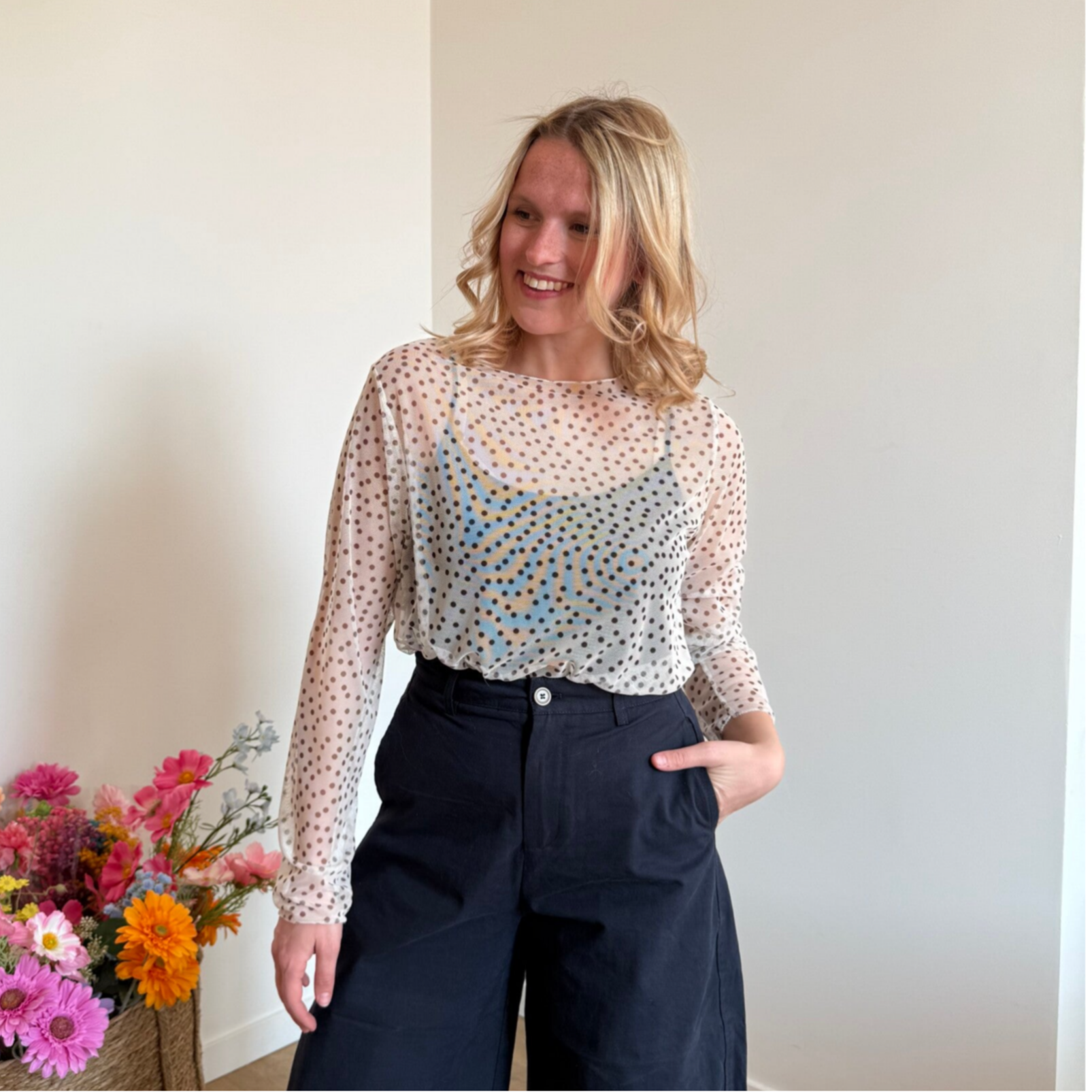 Roxanne longsleeve white  - black dots