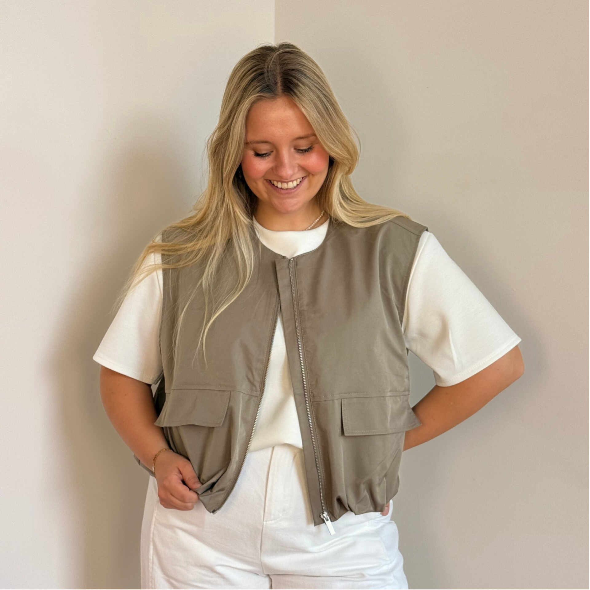 Mia summer vest taupe