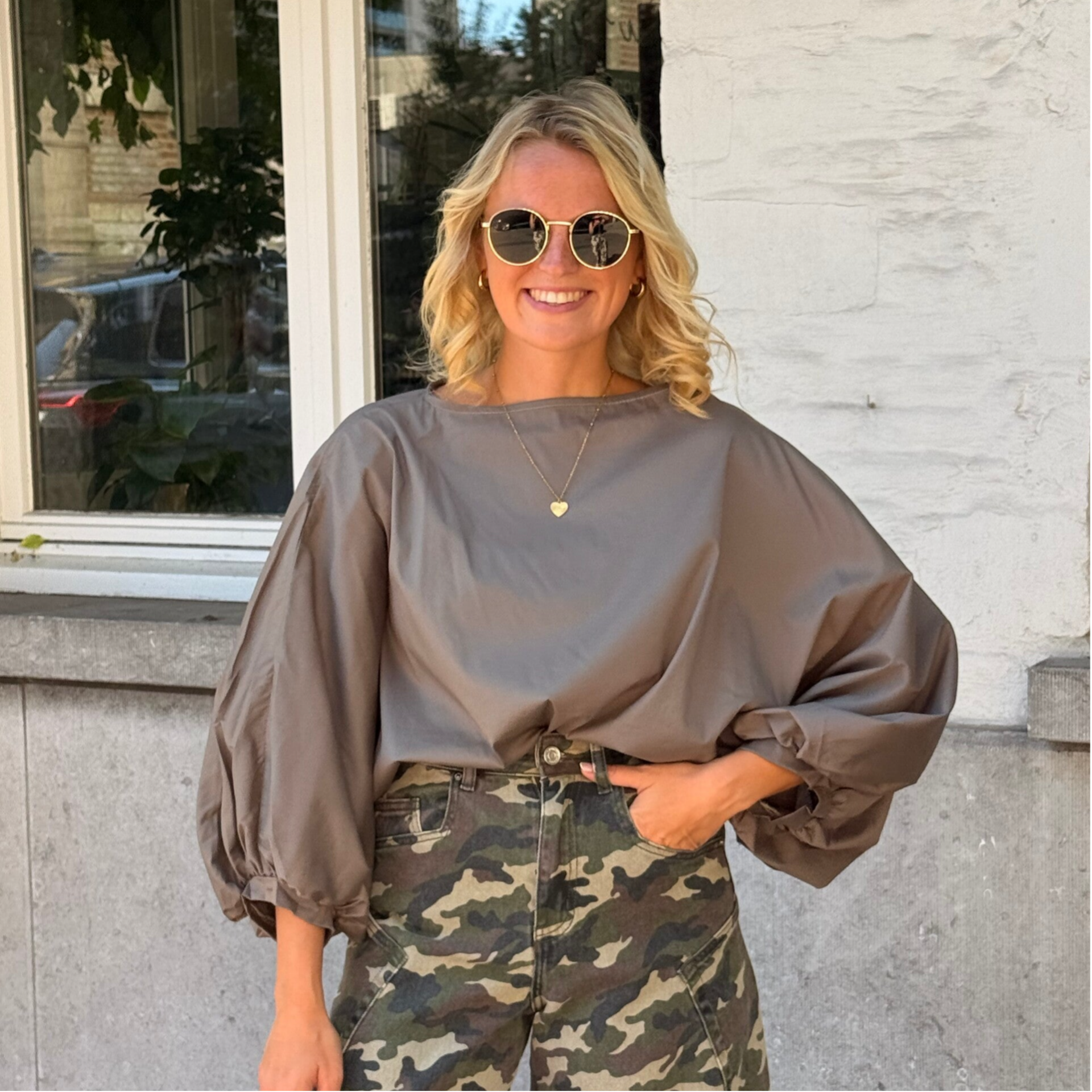 Aagje blouse taupe puff sleeves