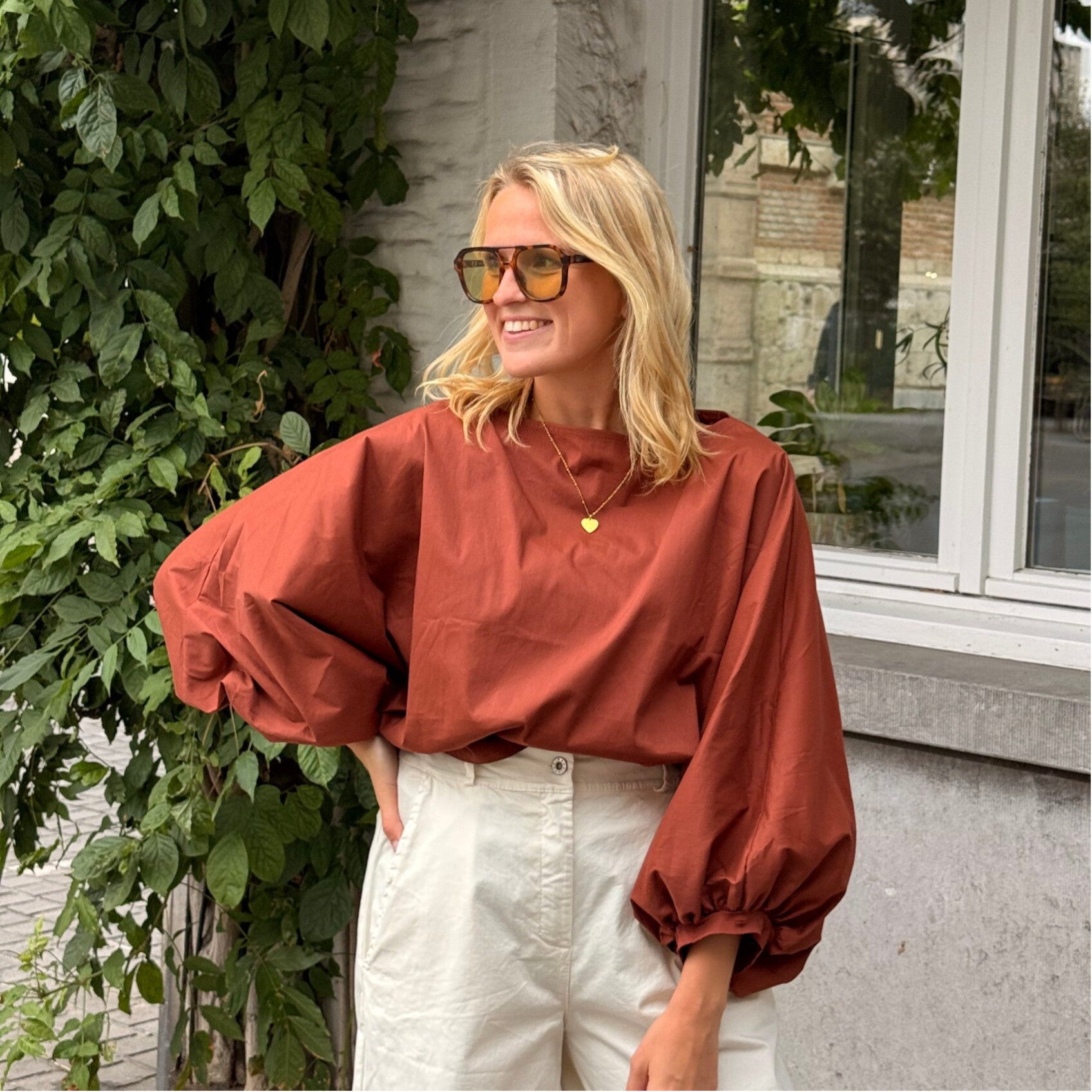 Aagje blouse terracotta puff sleeves