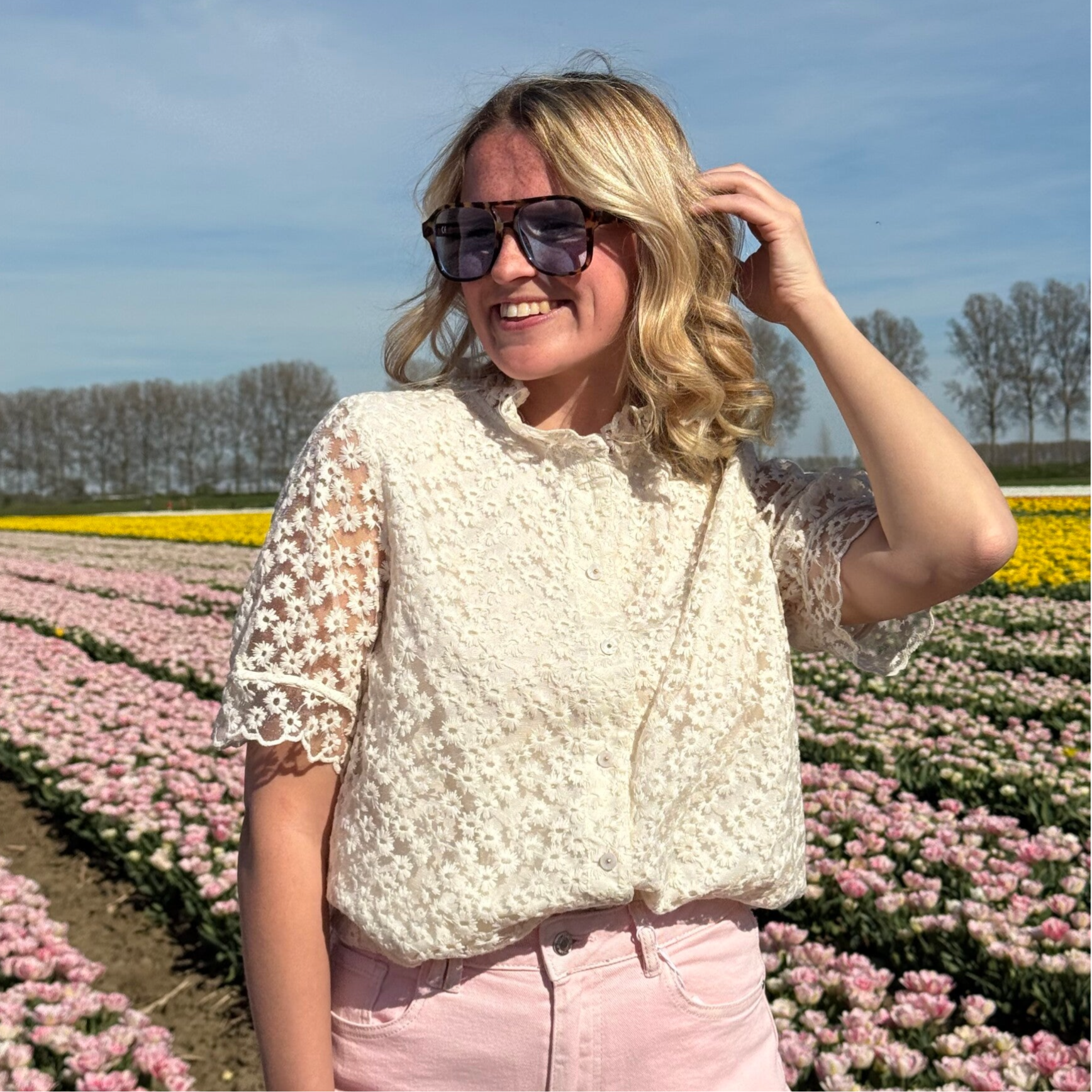 Vera lace blouse beige short sleeves