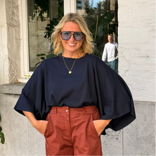 Loes t-shirt navy wide sleeves