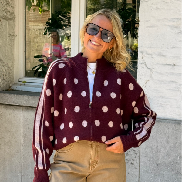 Hannelore gilet bordeaux with dots