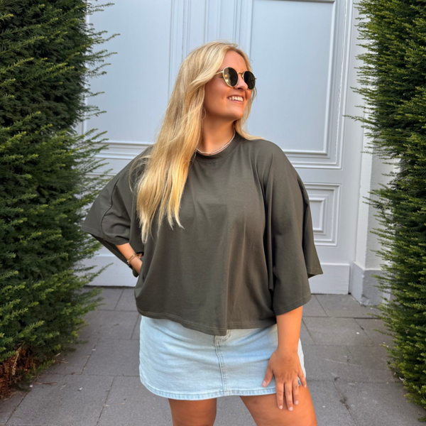 Loes t-shirt dark kaki wide sleeves