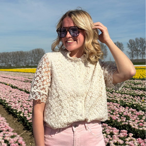Vera lace blouse beige short sleeves