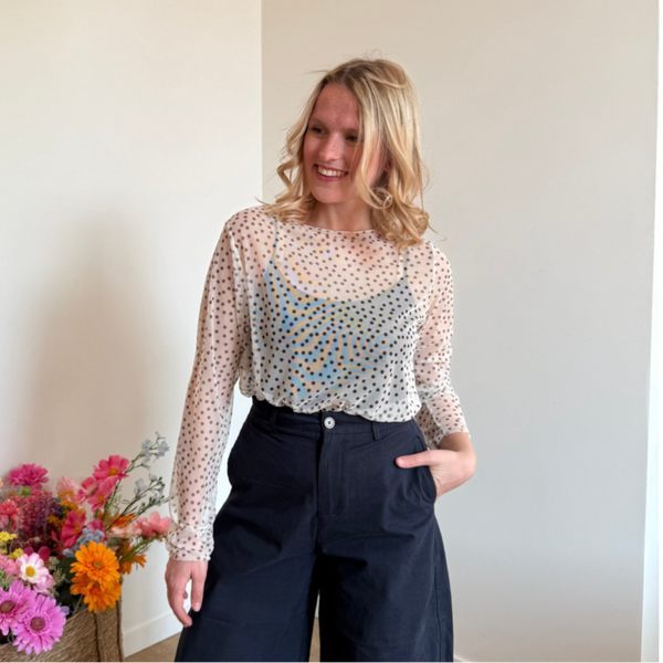 Roxanne longsleeve white  - black dots