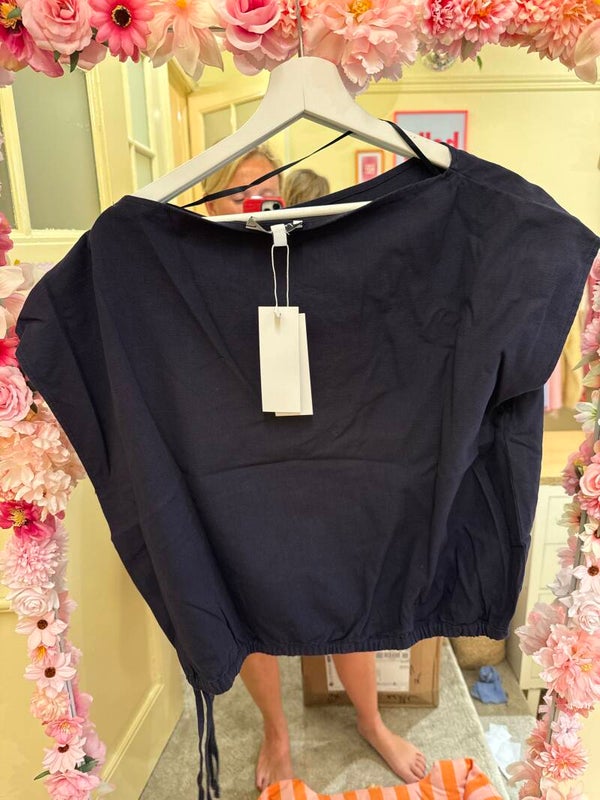 Veer top navy blue