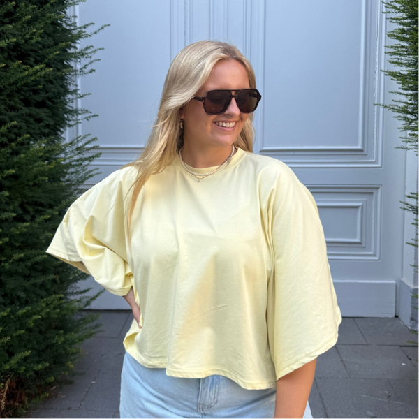 Loes t-shirt yellow wide sleeves
