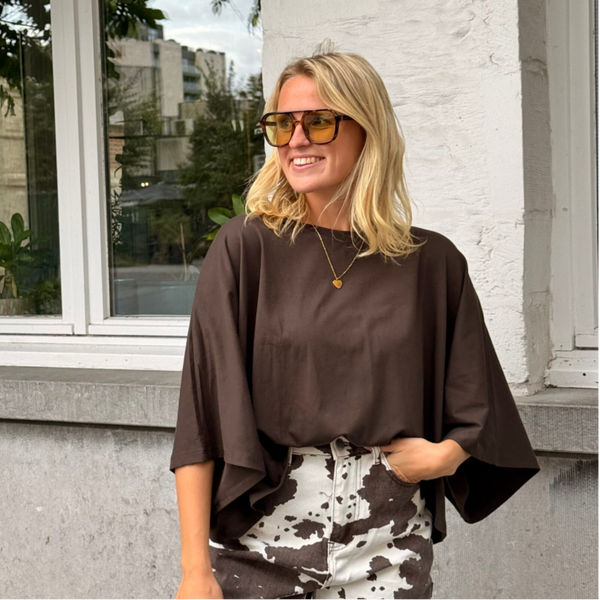 Loes t-shirt brown wide sleeves