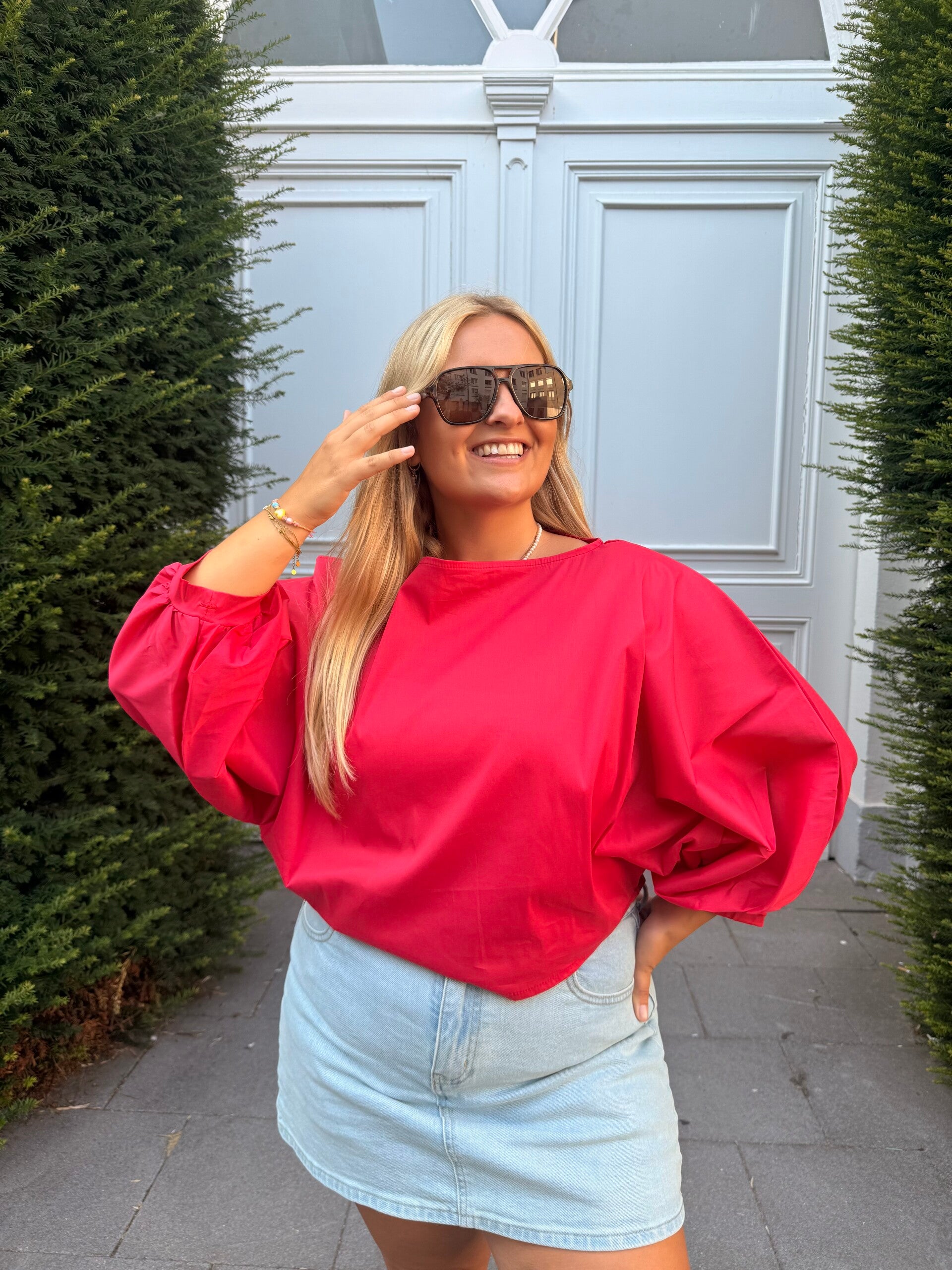 Aagje blouse red puff sleeves