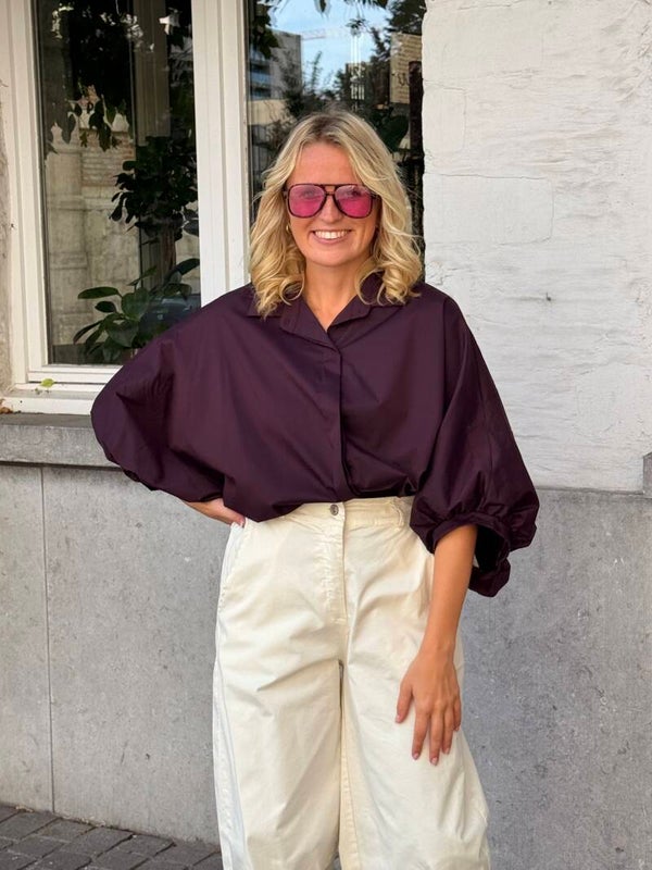 Carla blouse prune puff sleeves