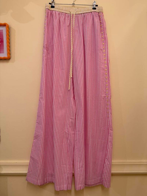 Axelle pink pants with yellow hearts