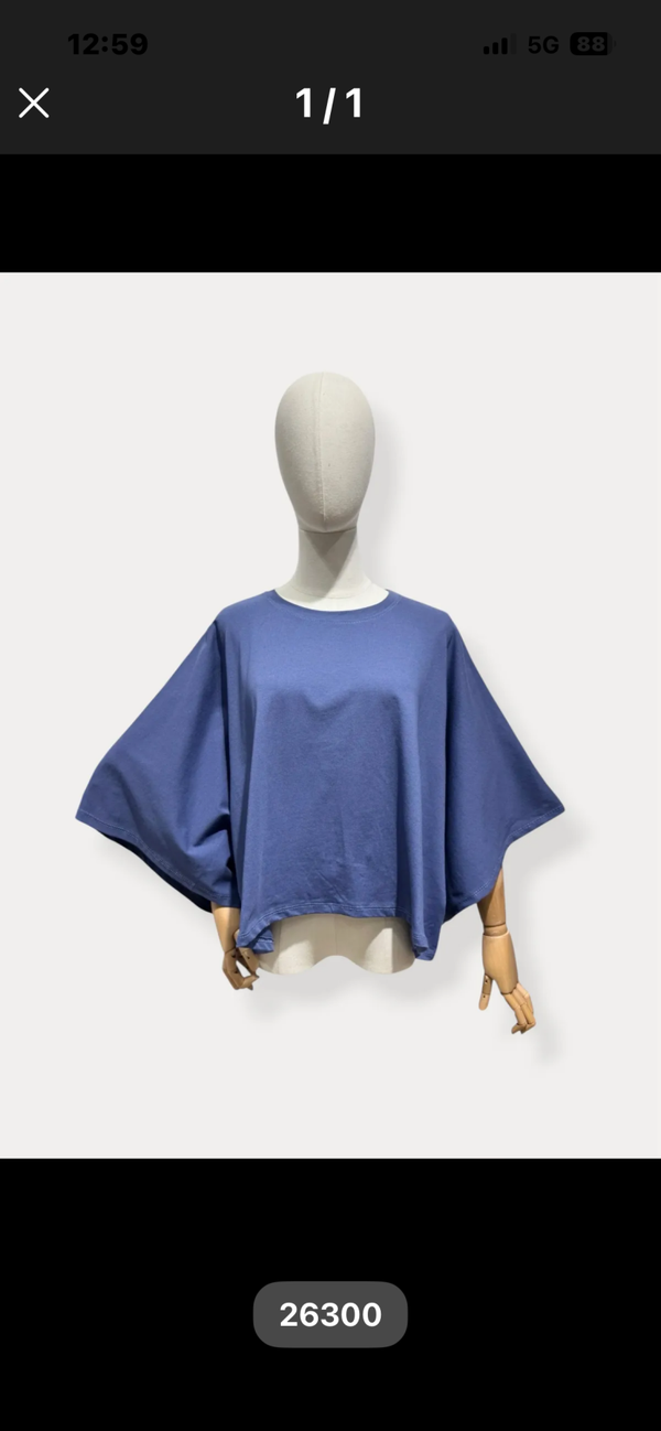 Loes t-shirt jeansblauw wide sleeves
