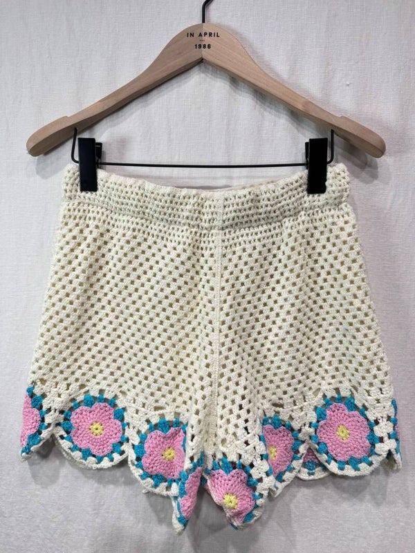 Yvonne short crochet white, blue - pink