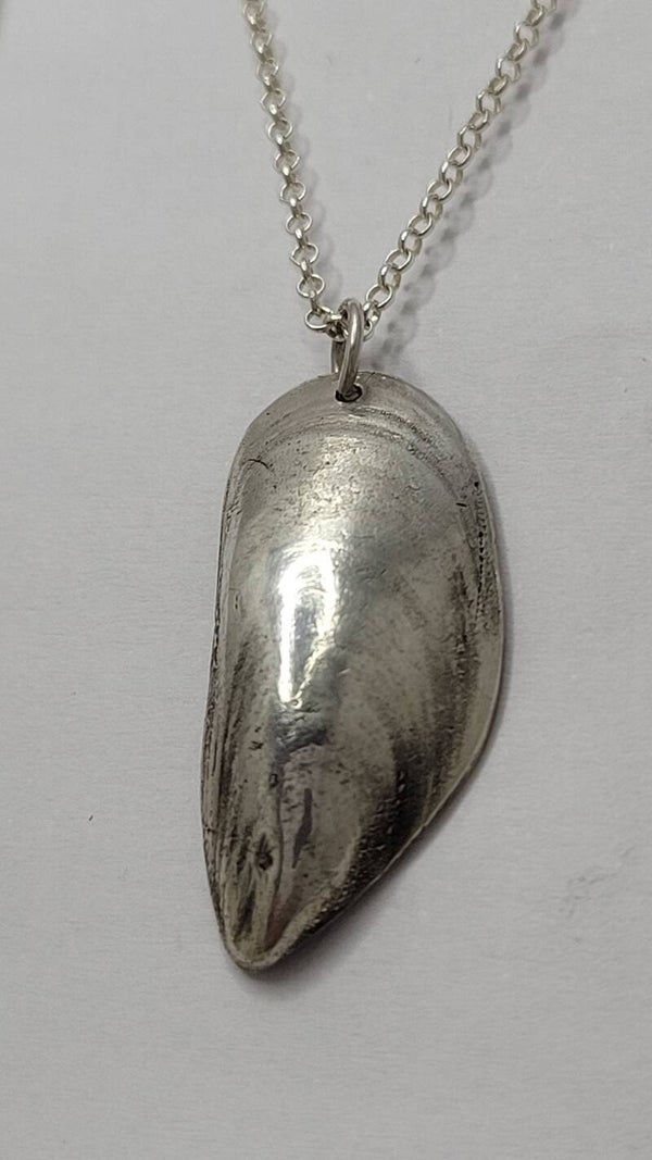 Pure Silver Mussel Shell Pendant
